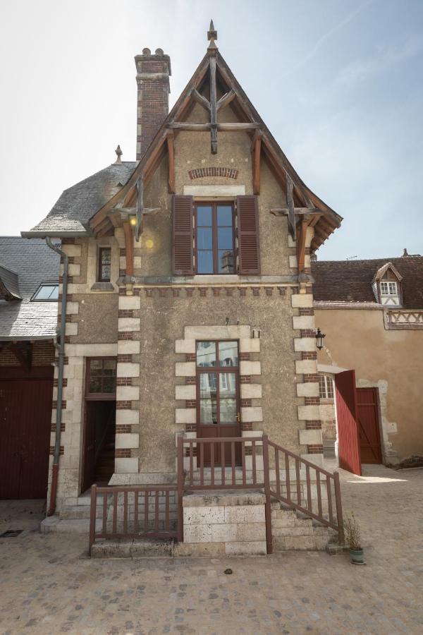 L'Hotel De Panette, Entree Sainte Chapelle - Cathedrale Bourges Exterior photo